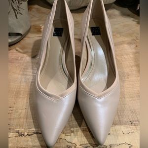 White House Black Market Phoebe Leather Kitten Heels